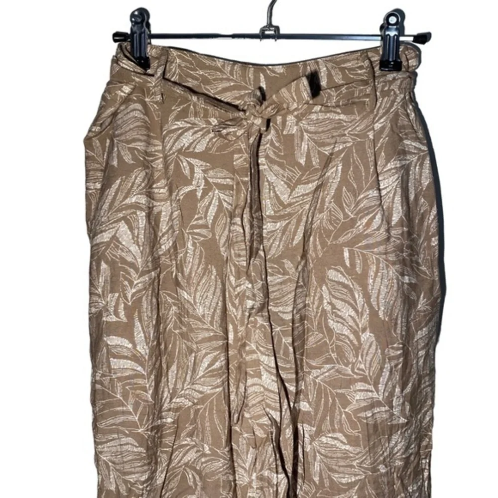 Pink Lily Sunny Day Getaway Printed‎ Taupe Pants